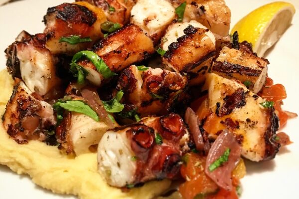 Chicken roaster with lemon